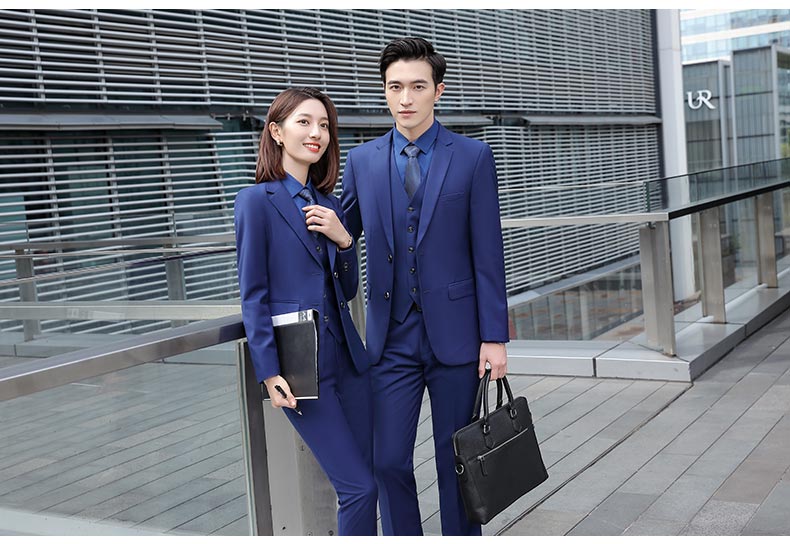 高級(jí)團(tuán)體西服定制模特展示圖4